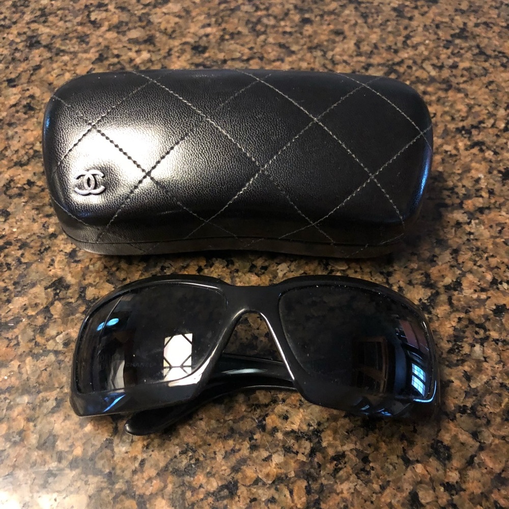 Black Chanel glasses *authentic* perfect !